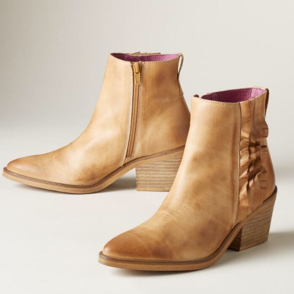 NIB MTNG Mala Vita Leather Ruffle Boots - Picture 3 of 7